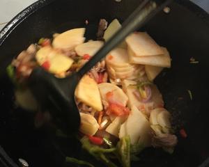 新疆土豆片炒羊肉的做法 步骤9