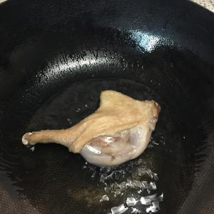 香酥咸鸭腿的做法 步骤8