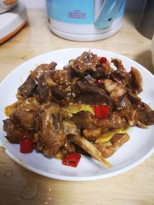 超好吃"炒”鸭肉的做法 步骤2