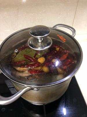 同味周黑鸭（卤鸭货）的做法 步骤7