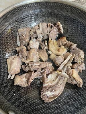 姜丝鸭肉的做法 步骤3