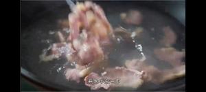 芹菜炒鸭肉的做法 步骤5