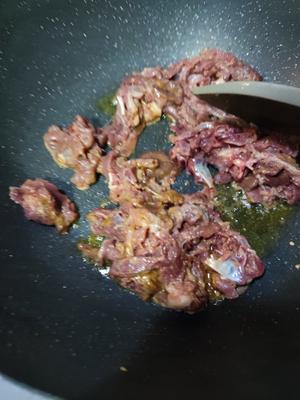 椒香鸭肉的做法 步骤10