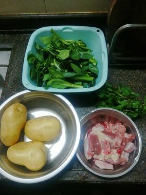 南乳土豆焖鸭肉的做法 步骤1