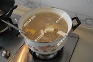 春笋鸭肉汤的做法 步骤3