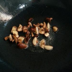 喷香鸭肉饭、排骨饭的做法 步骤2