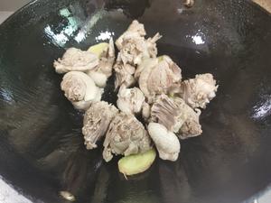 老妈亲授—老鸭粉丝汤的做法 步骤4