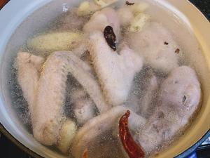 酸萝卜老鸭汤的做法 步骤1