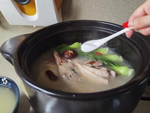 老鸭红白两吃(之老鸭扁尖汤)的做法 步骤7