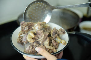 砂锅焖老鸭||Braised Duck的做法 步骤4