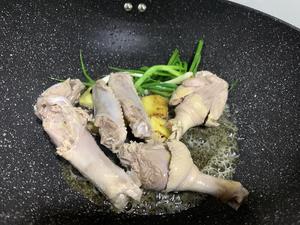 简单但看起来很厉害的食谱：酸萝卜老鸭汤的做法 步骤5