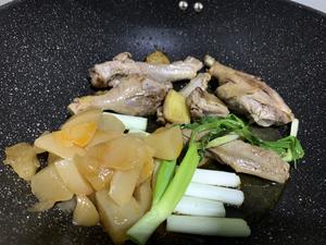 简单但看起来很厉害的食谱：酸萝卜老鸭汤的做法 步骤6