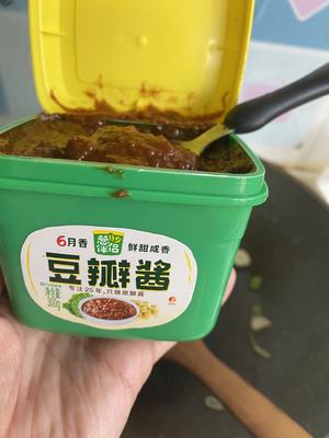 炒+蒜台炒鸭血的做法 步骤4