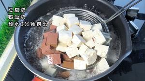 鸭血烧豆腐的做法 步骤1