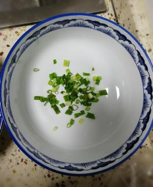 鸭血菠菜粉丝汤的做法 步骤6