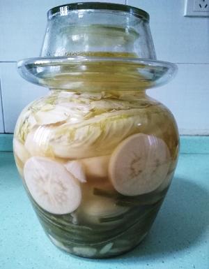 酸萝卜老鸭汤的做法 步骤2