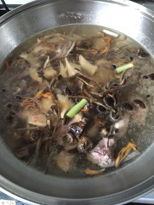 菌菇老鸭汤的做法 步骤8