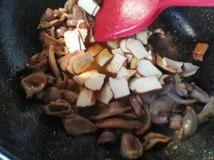 私房炒鸭胗的做法 步骤6
