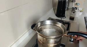 糟卤鸭舌头的做法 步骤2