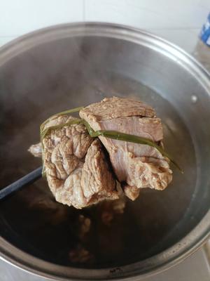 粉蒸肉+卤牛肉鸭舌的做法 步骤6