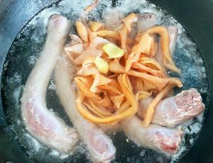 啤酒?甜辣鸭脖(鸭肠、鹌鹑蛋、土豆、藕片)的做法 步骤1