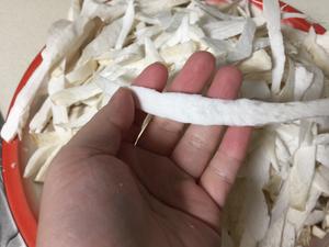 吃出鸭肠感的干煽杏鲍菇的做法 步骤2