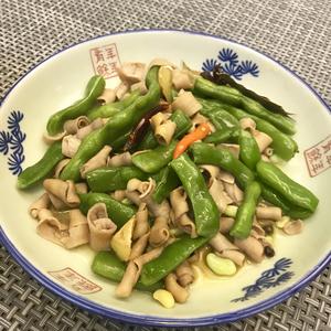 麻辣鸭肠炒四季豆的做法 步骤4