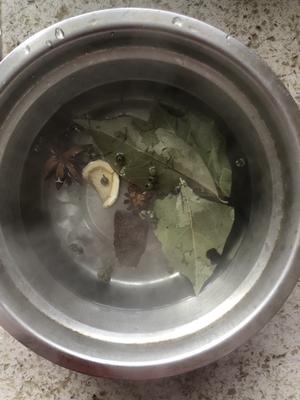 甜辣味卤鸭脖（copy周黑鸭）的做法 步骤4