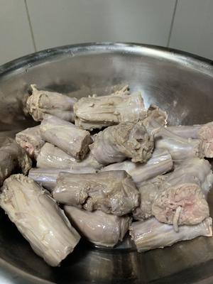 自制家庭版卤鸭脖，全家都可以吃?的做法 步骤2