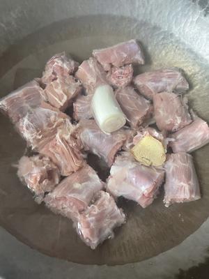 电饭锅版卤鸭脖的做法 步骤2