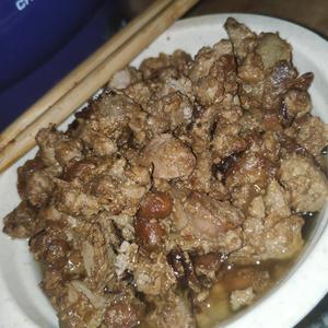 拌面/下饭神器！秘制洋葱酥鸭肝酱的做法 步骤3