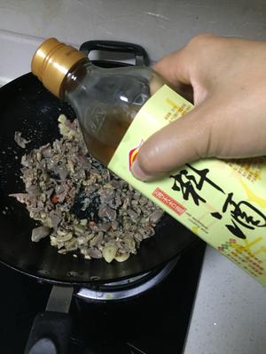 超级下饭菜～蒜苔炒鸭杂的做法 步骤7