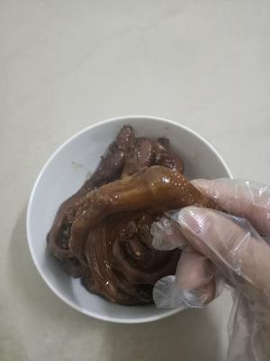 电饭锅卤鸭爪的做法 步骤6