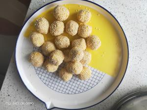“南瓜芝麻球”聚餐必做小点心的做法 步骤14
