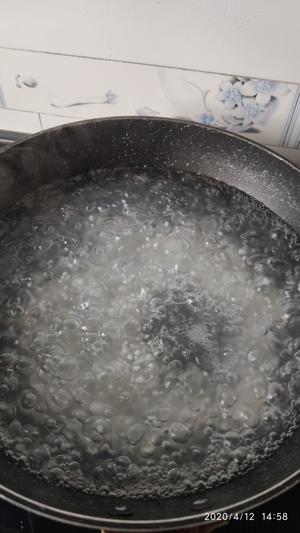 芋圆芒果椰奶西米露的做法 步骤2