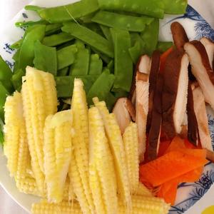 素炒玉米笋的做法 步骤6