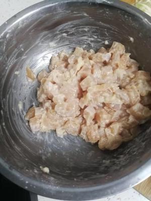 家庭版宫爆鸡丁，简单好吃特别下饭的做法 步骤1