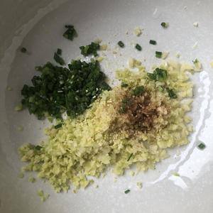 凉拌黄瓜鸡丝的做法 步骤1