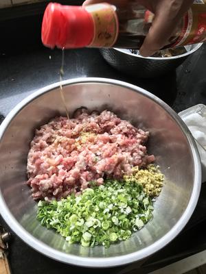 黄瓜木耳鲜肉水饺的做法 步骤15