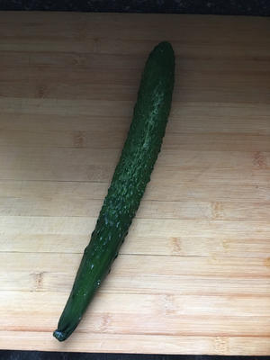 超仙儿的༄「黄瓜?蝴蝶结?摆盘」༄冷切菜品点缀必备✌️✌️✌️的做法 步骤1
