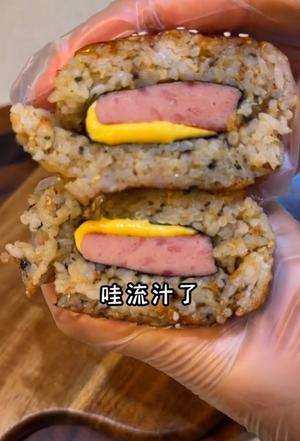 海苔碎饭团虾仁黄瓜蛋汤照烧芝士饭团午餐肉芝士饭团 紫薯米糊的做法 步骤18