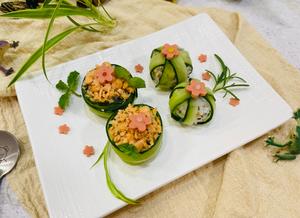 两款三文鱼鲜松黄瓜饭卷～馋熊同学三文鱼鲜松宝宝辅食的做法 步骤14