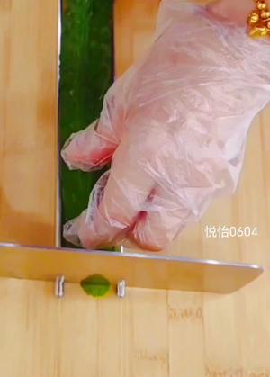 爽口 解腻 减脂轻食｜珍选捞汁蓑衣黄瓜木耳的做法 步骤2