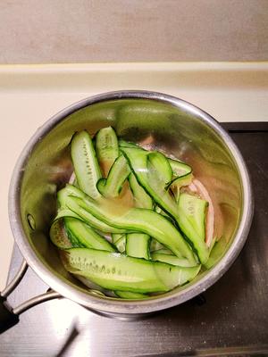 皮蛋黄瓜汤 | 鲜醇减脂餐，300大卡吃到饱！的做法 步骤6