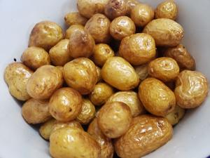 酱豇豆小土豆咸菜的做法 步骤2