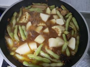 土豆豆角玉米排骨炖粉条(东北农村菜简单做法)的做法 步骤6