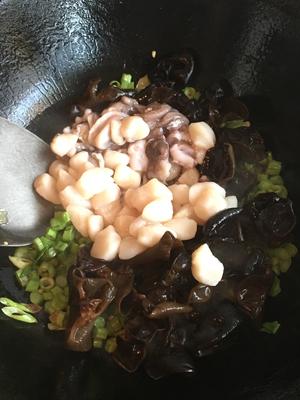 就馋这一口「豇豆海鲜浇汁面?」???的做法 步骤8