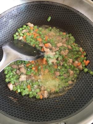 应季蔬菜「豇豆炒饭?」的做法 步骤10