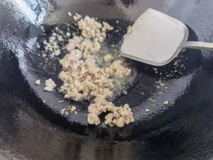 肉末豇豆烧粉皮的做法 步骤4