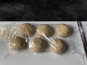 全麦日式红豆面包（超低糖油/椰子油版本）｜手揉+隔夜冷藏发酵+新手友好的做法 步骤3